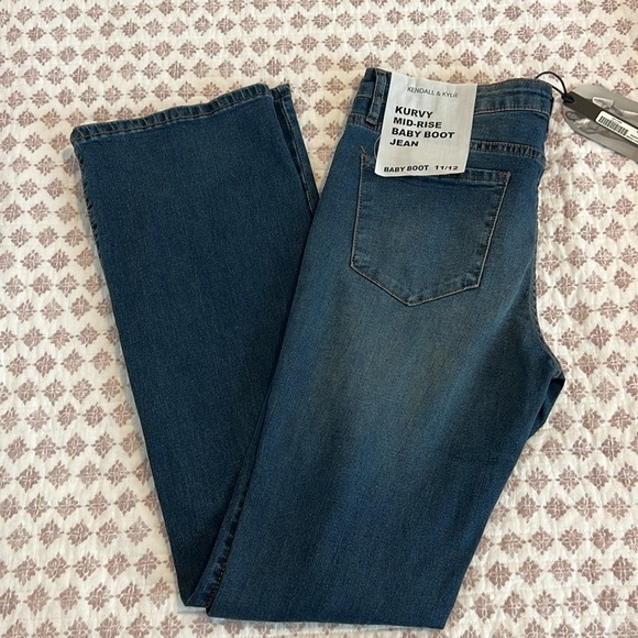 NWT Kendall & Kylie Kurvy Mid-rise Baby Boot Jean Size 11/12 Color Pasadena - Picture 5 of 15